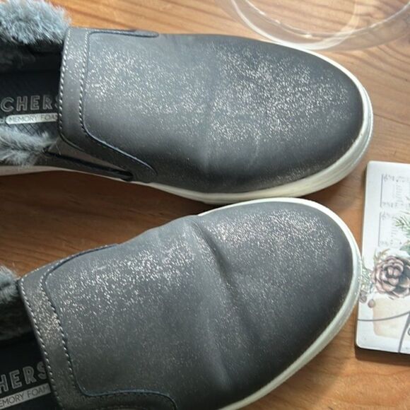 Skechers Women’s Air Cooled Memory Foam Slip Ons size 7 1/2 - Picture 2 of 7